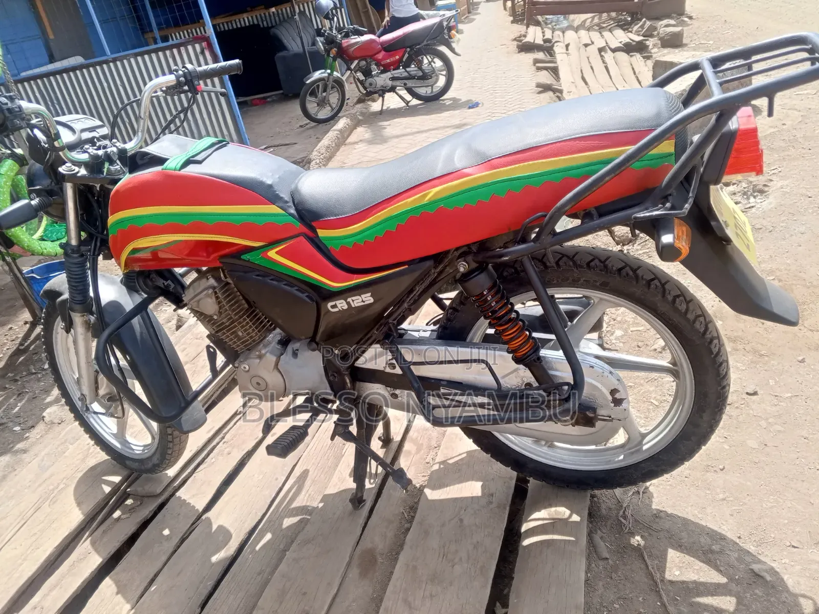 Honda CB 2023 Red