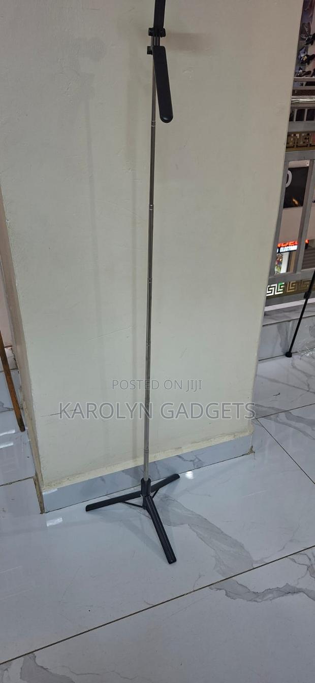 R16 Phone Selfie Stick Tripod for Vlog Live Streaming