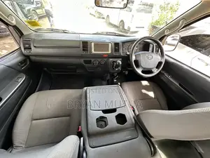 Toyota HiAce 2015 White