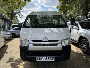 Toyota HiAce 2015 White
