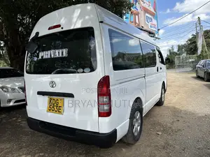 Toyota HiAce 2015 White
