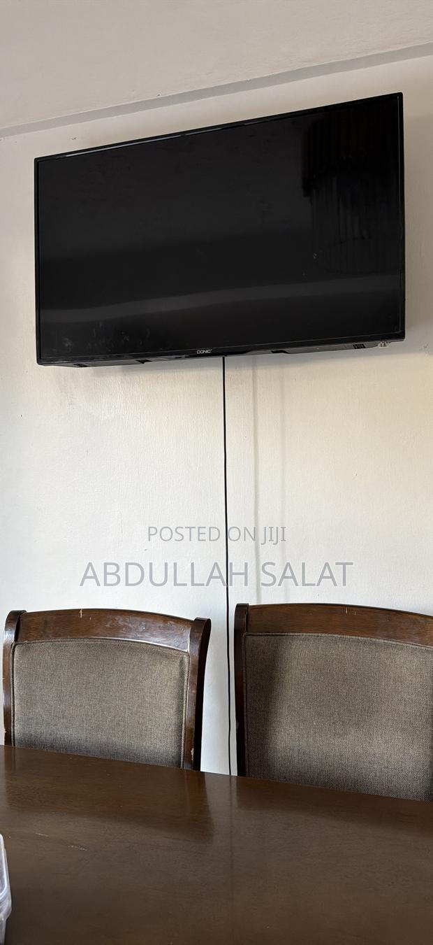 Tv Flat Screen - thumbnail 2