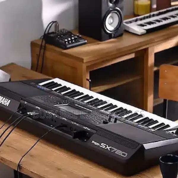 Yamaha PSR-Sx720 Keyboard - thumbnail 2