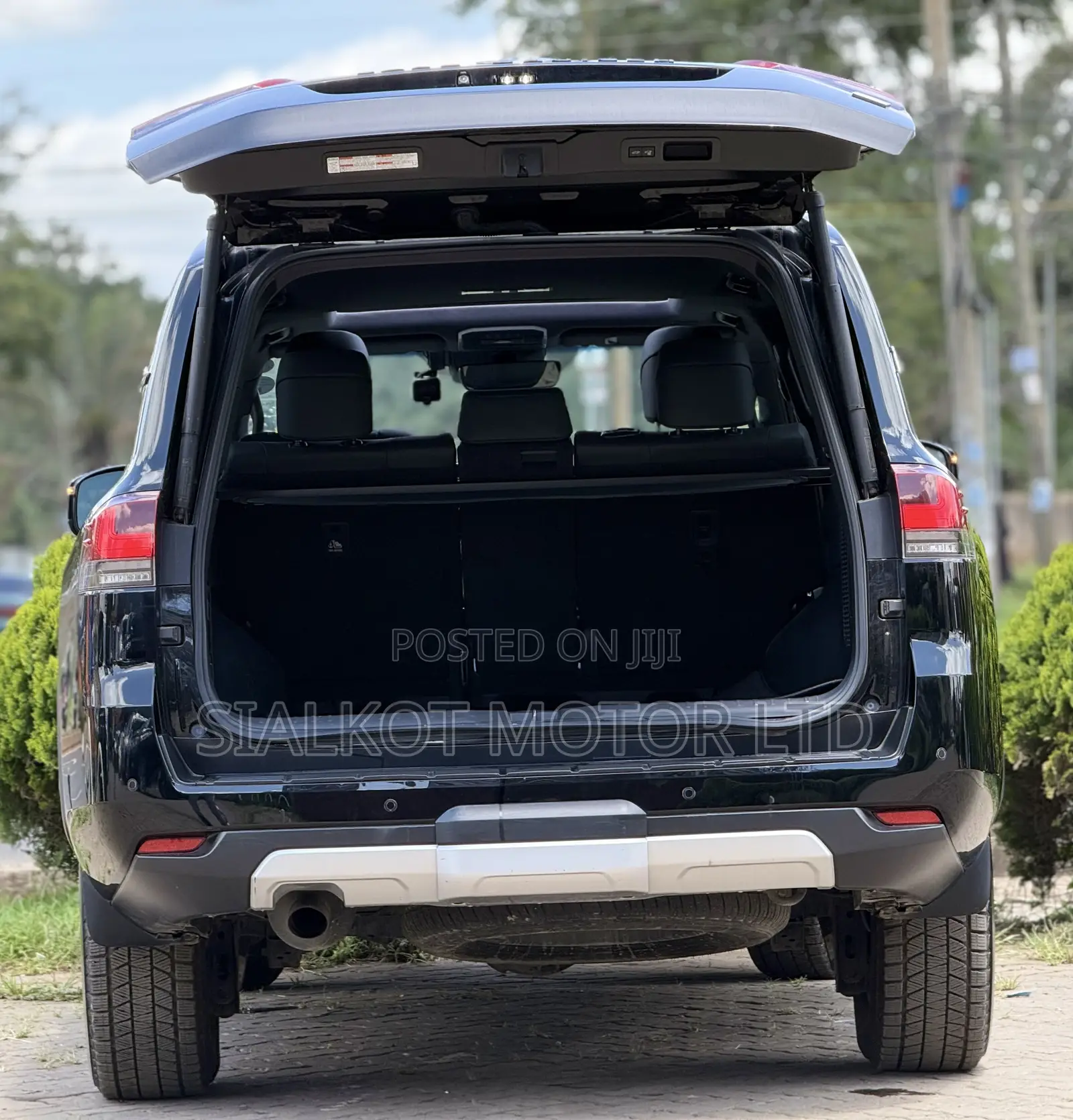 Toyota Land Cruiser 2023 Black