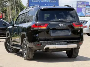 Toyota Land Cruiser 2023 Black