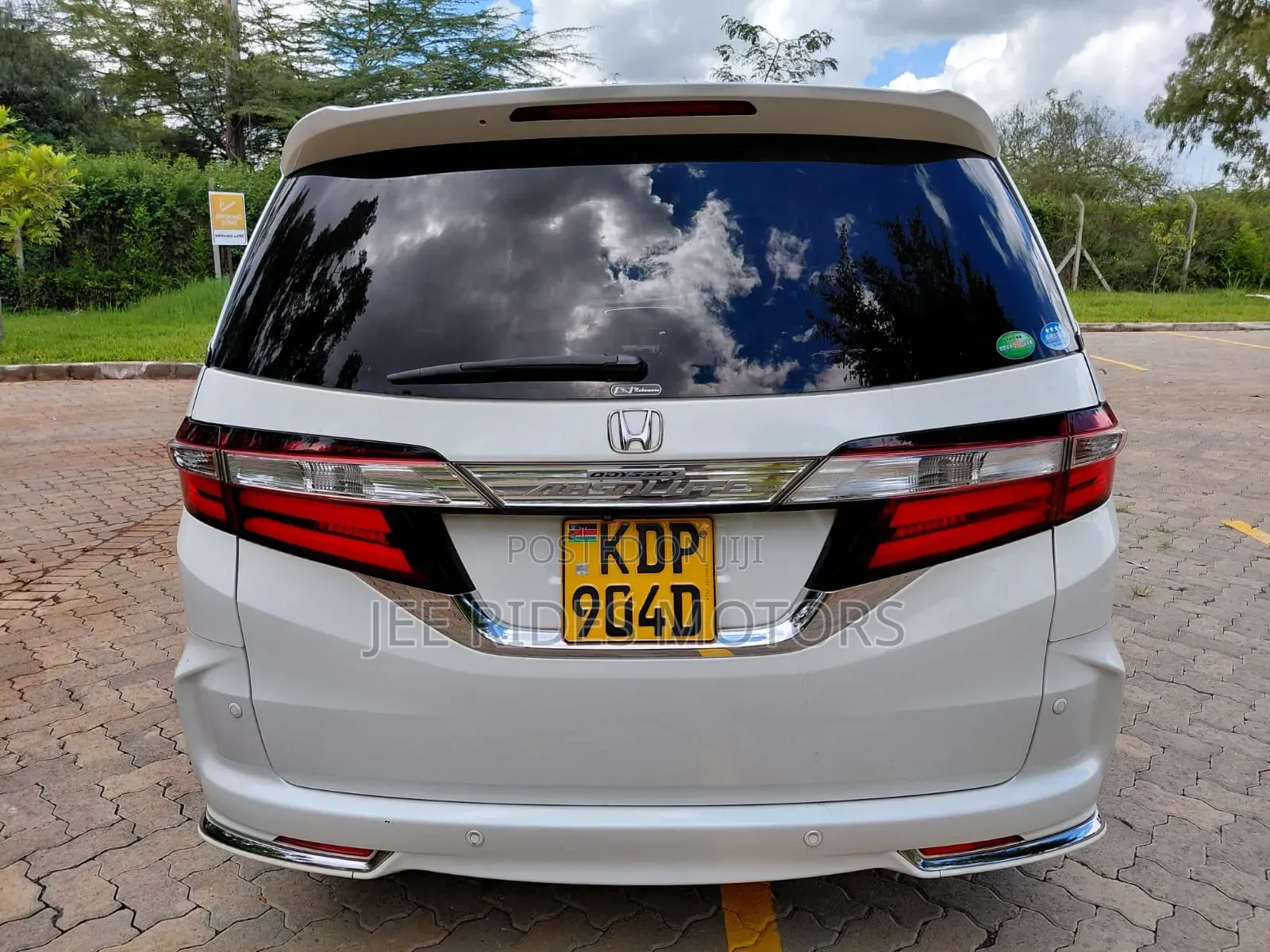 Honda Odyssey 2.4 G 2WD (8 seater) 2016 White