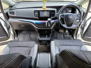 Honda Odyssey 2.4 G 2WD (8 seater) 2016 White