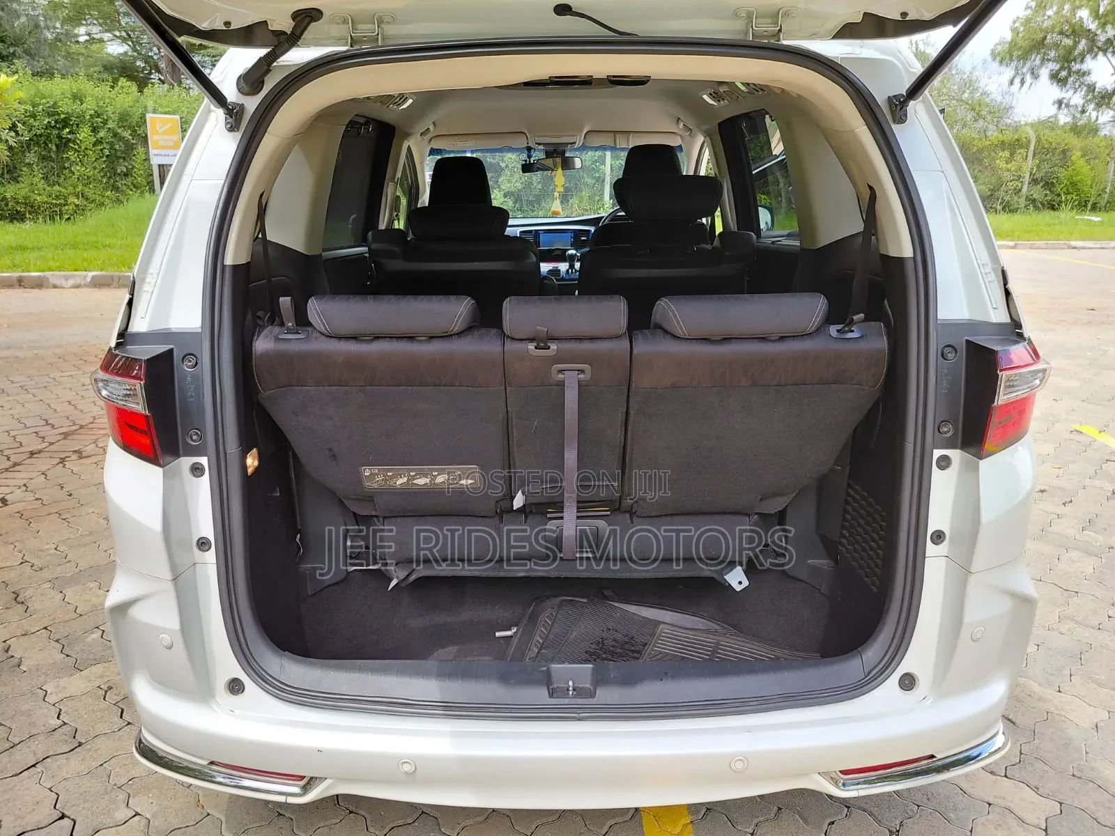 Honda Odyssey 2.4 G 2WD (8 seater) 2016 White