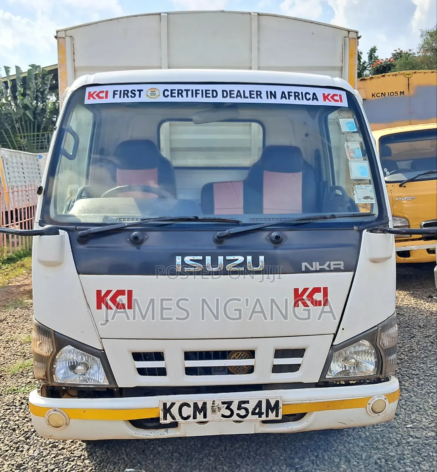 Isuzu NKR Yom 2018 White