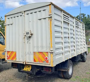 Isuzu NKR Yom 2018 White