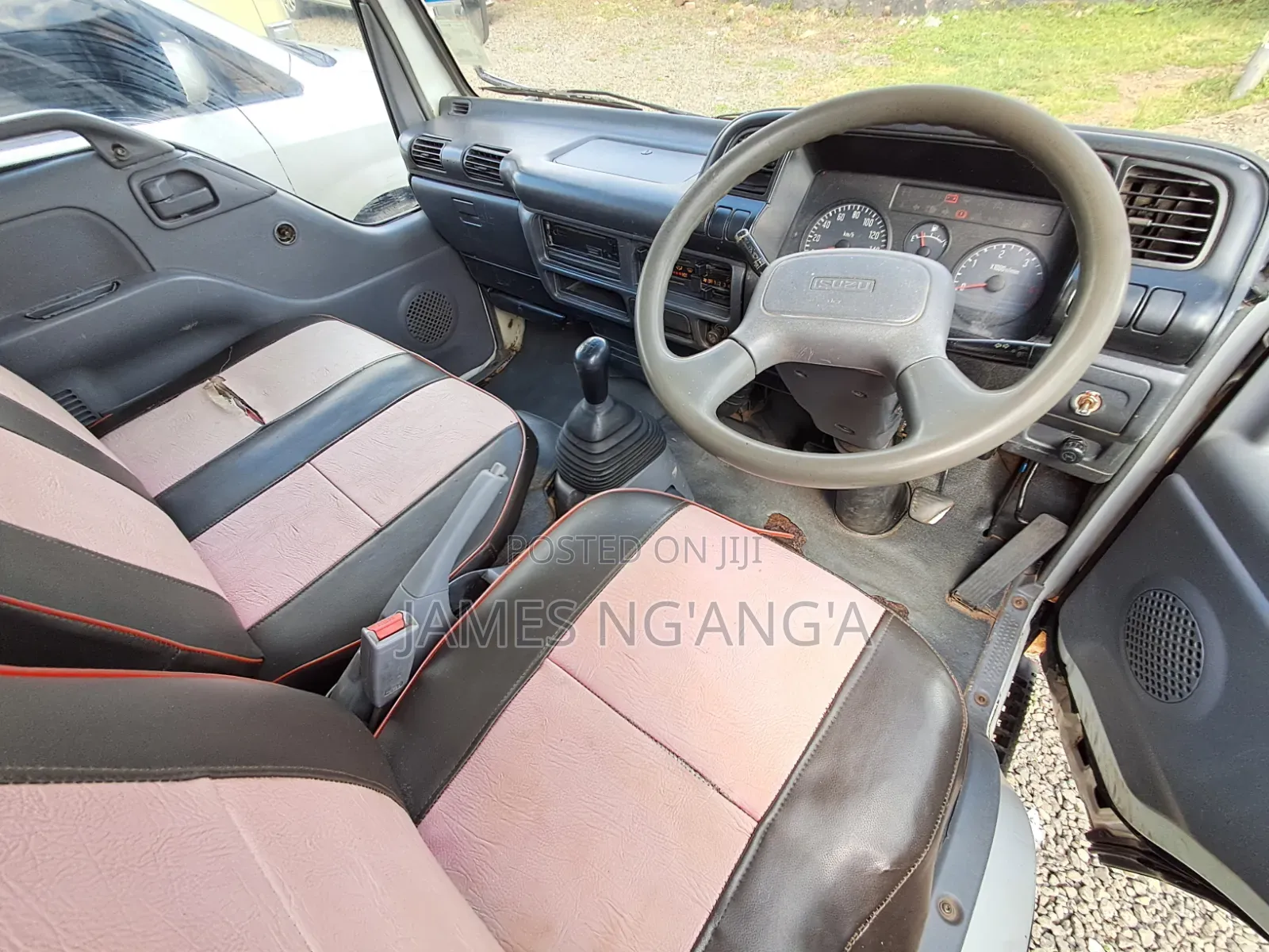 Isuzu NKR Yom 2018 White