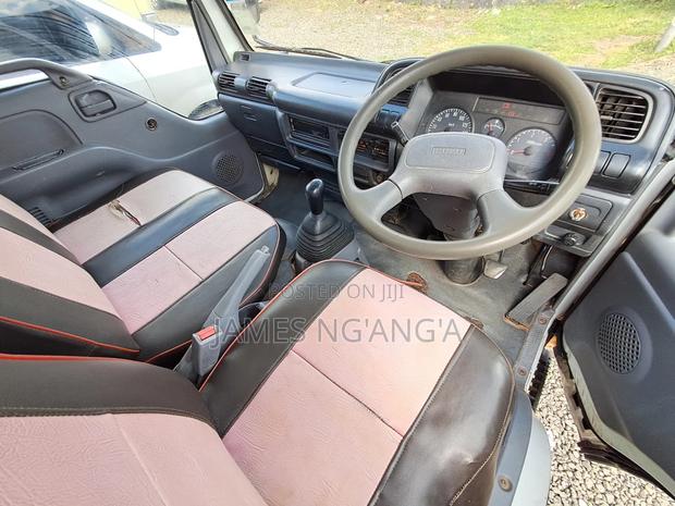 Isuzu NKR Yom 2018 White - thumbnail 8