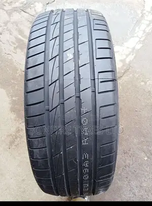 215/40zr18 Durun