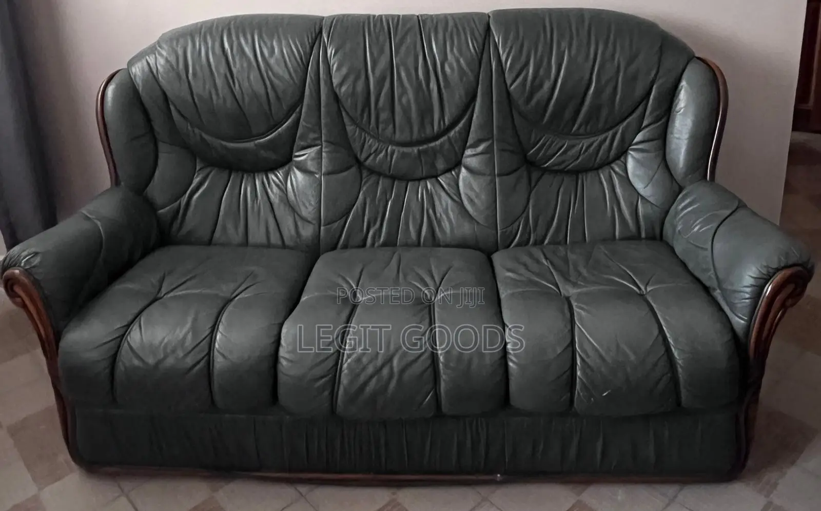 5 Seater Leather Sofa + 1 Ottoman