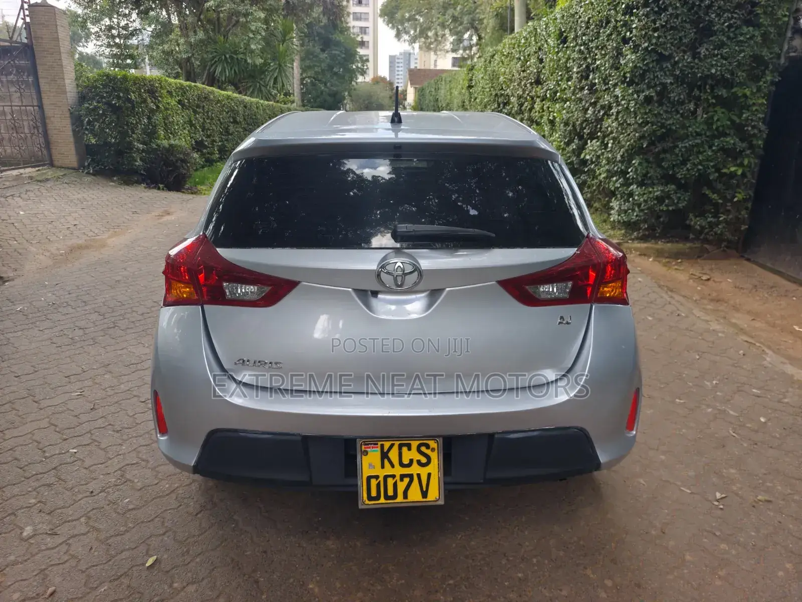 Toyota Auris 2013 Silver
