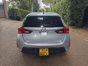 Toyota Auris 2013 Silver