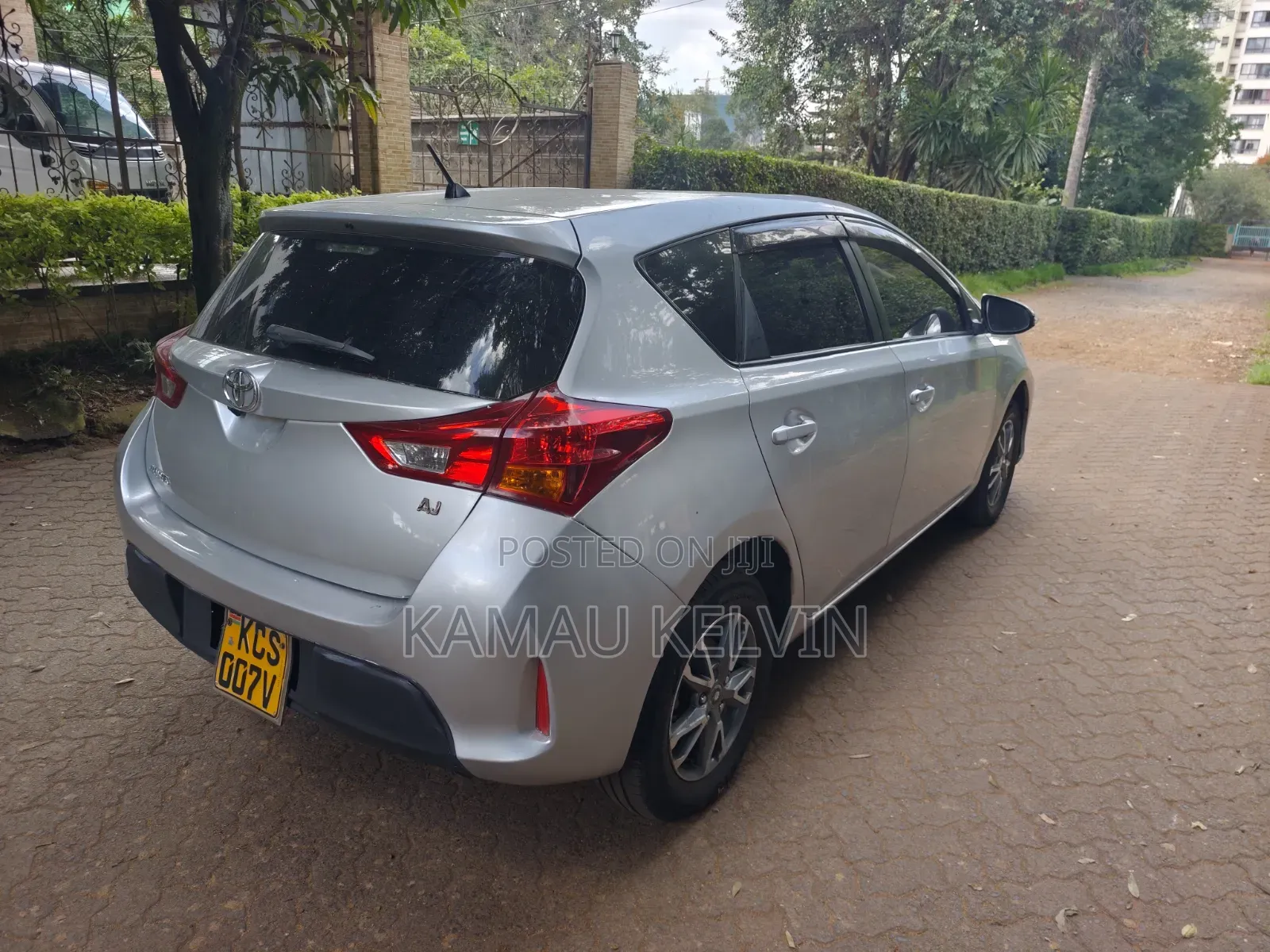 Toyota Auris 2013 Silver