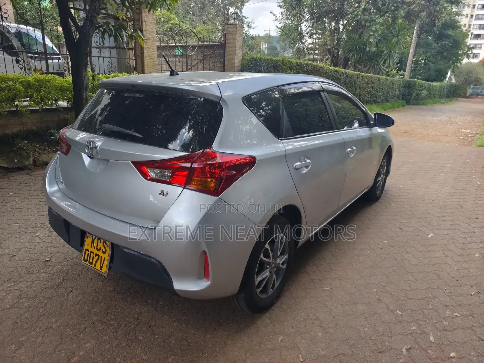 Toyota Auris 2013 Silver