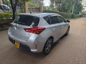 Toyota Auris 2013 Silver