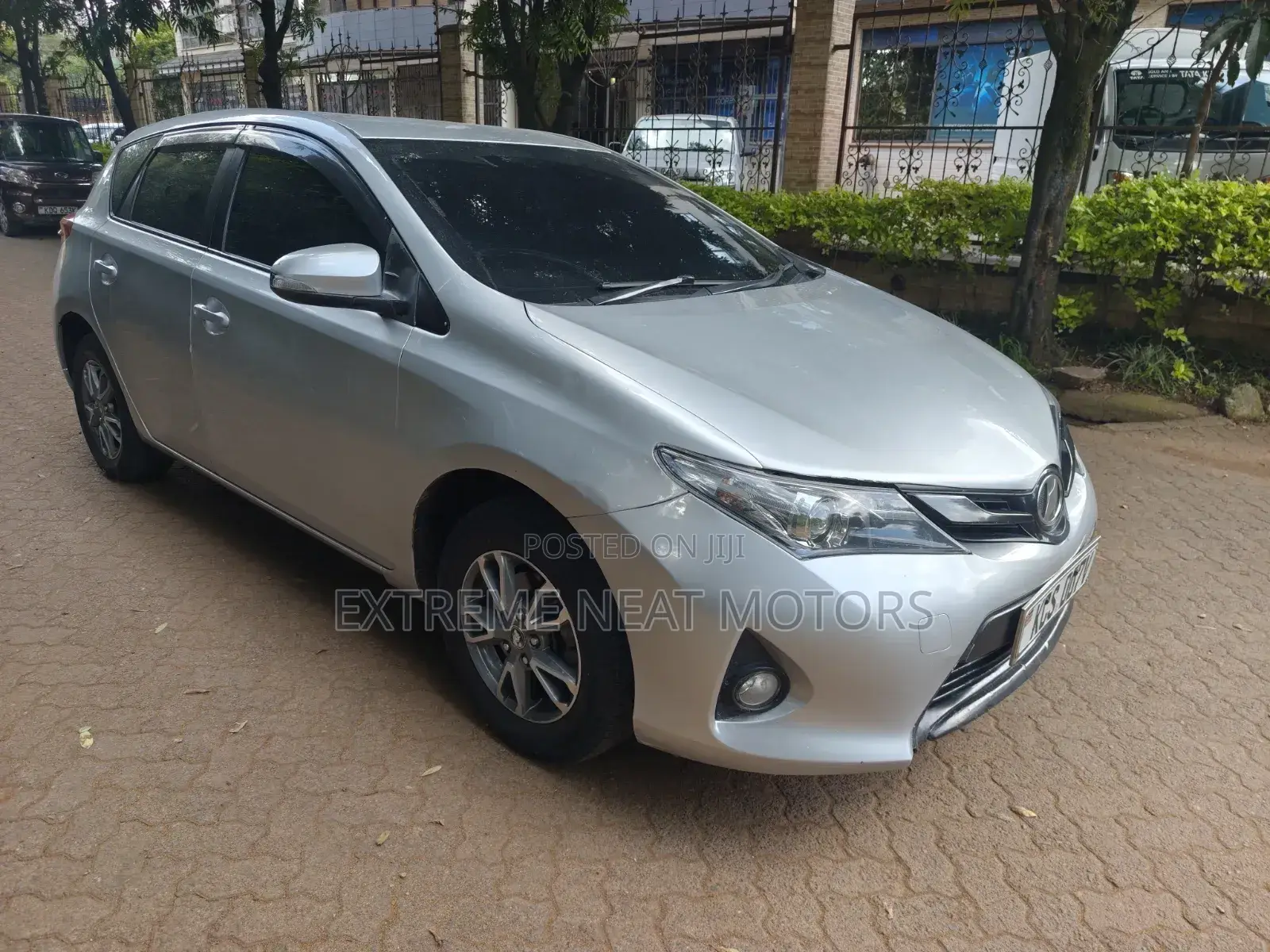 Toyota Auris 2013 Silver