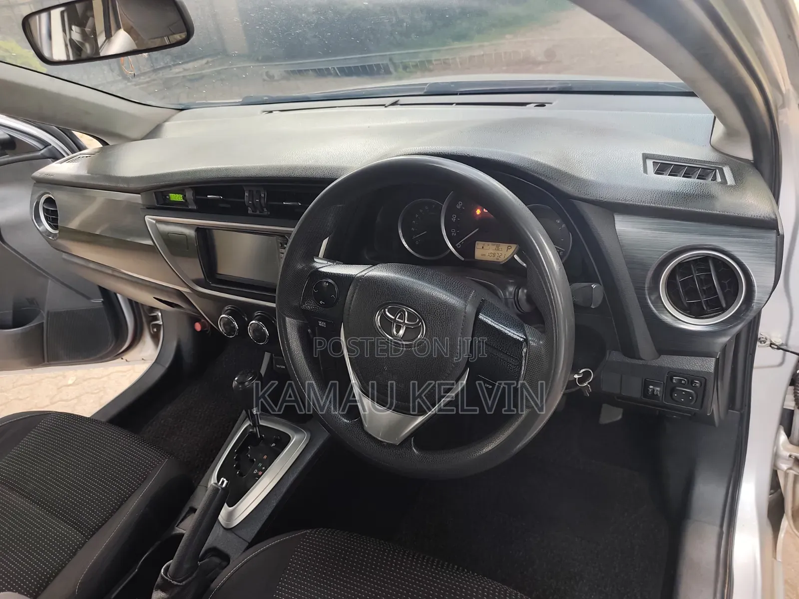 Toyota Auris 2013 Silver