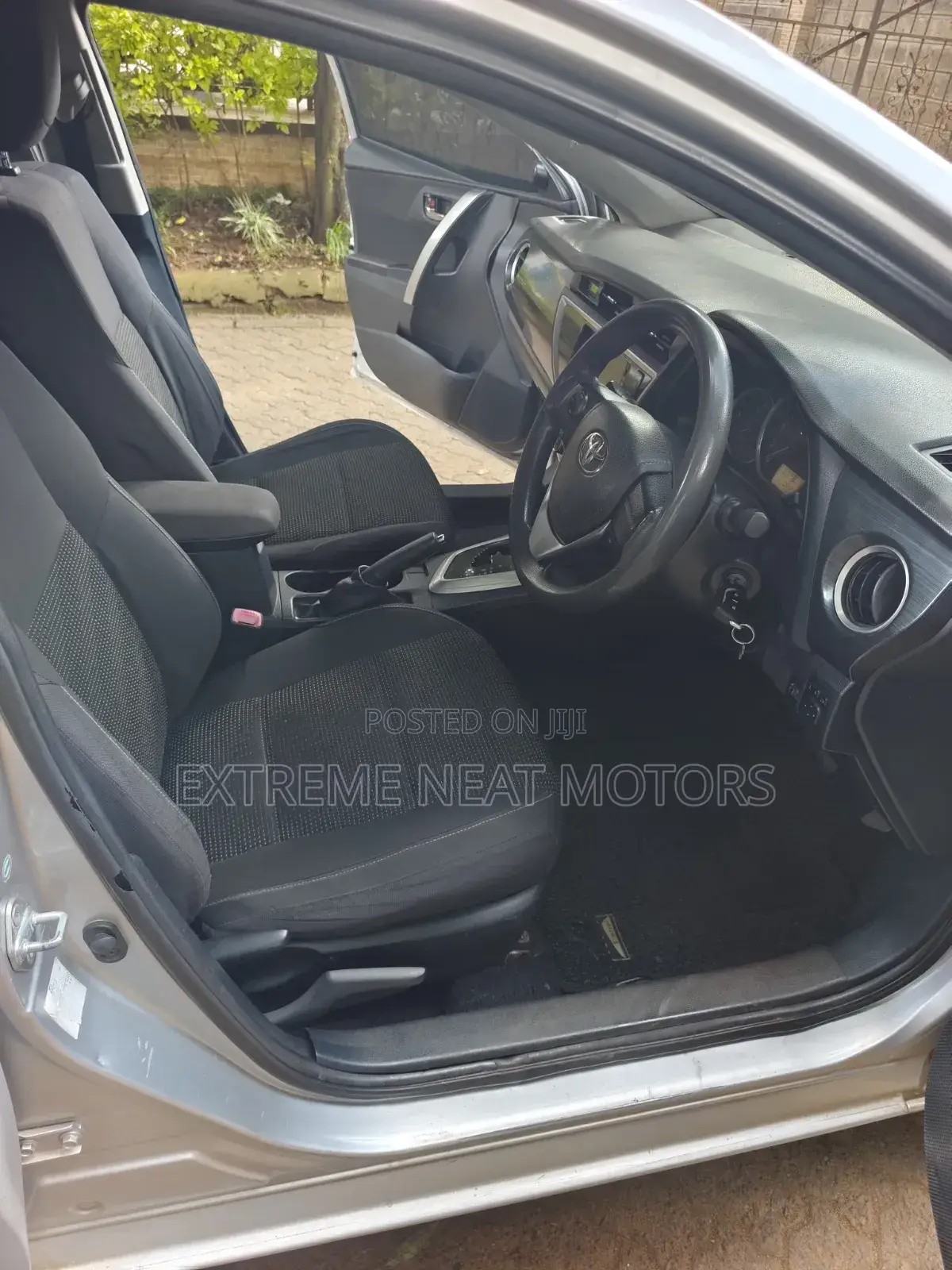 Toyota Auris 2013 Silver