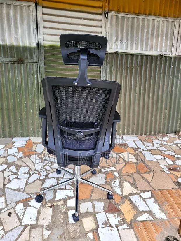Executive Ergonomic Mesh Office Chair With Headrest - thumbnail 2