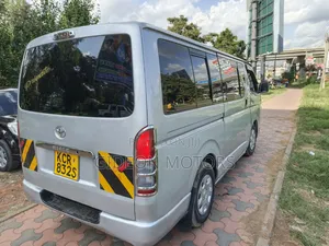 Toyota HiAce 2010 Silver