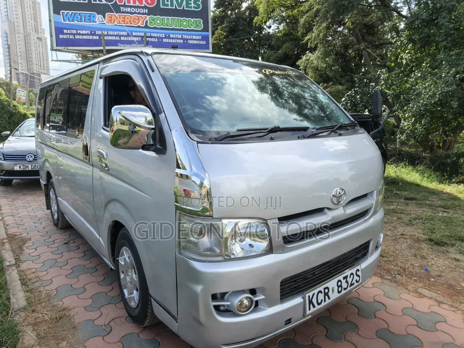 Toyota HiAce 2010 Silver