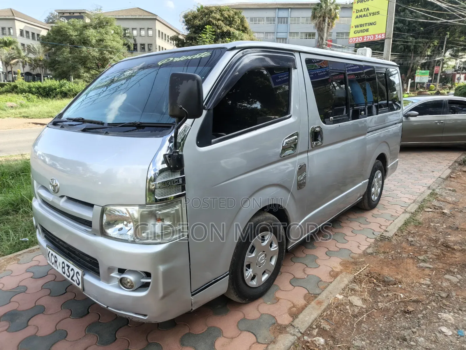 Toyota HiAce 2010 Silver