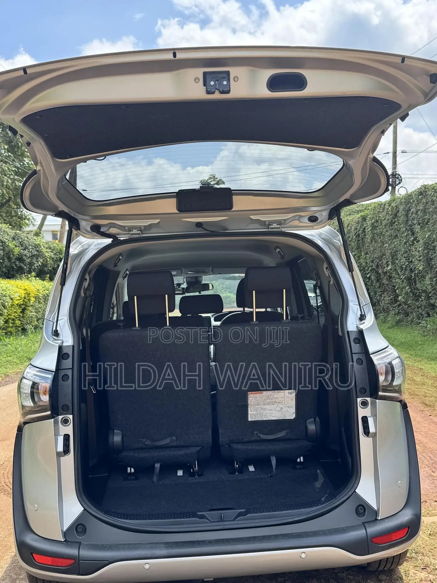 Toyota Sienta 2019 Silver