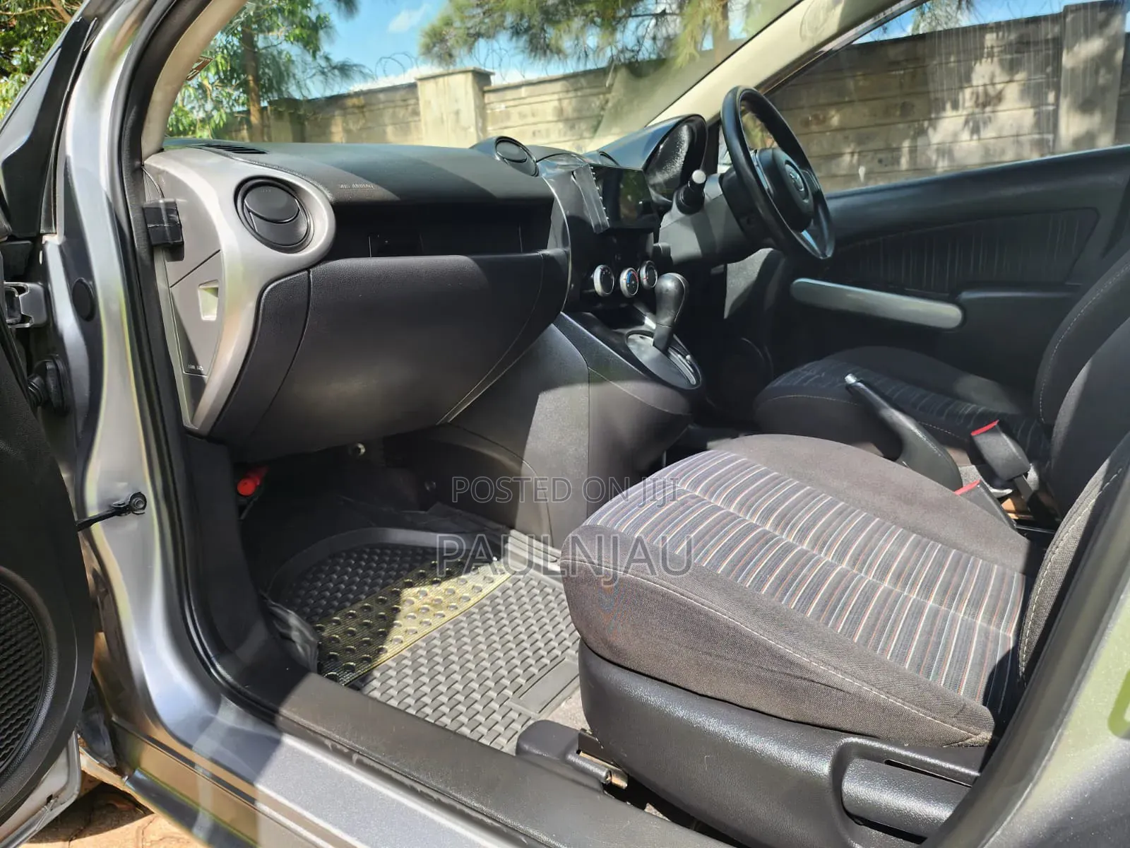 Mazda Demio 2010