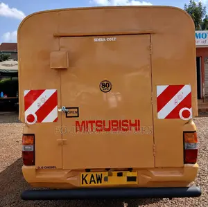 Mitsubishi L200 2006 Yellow