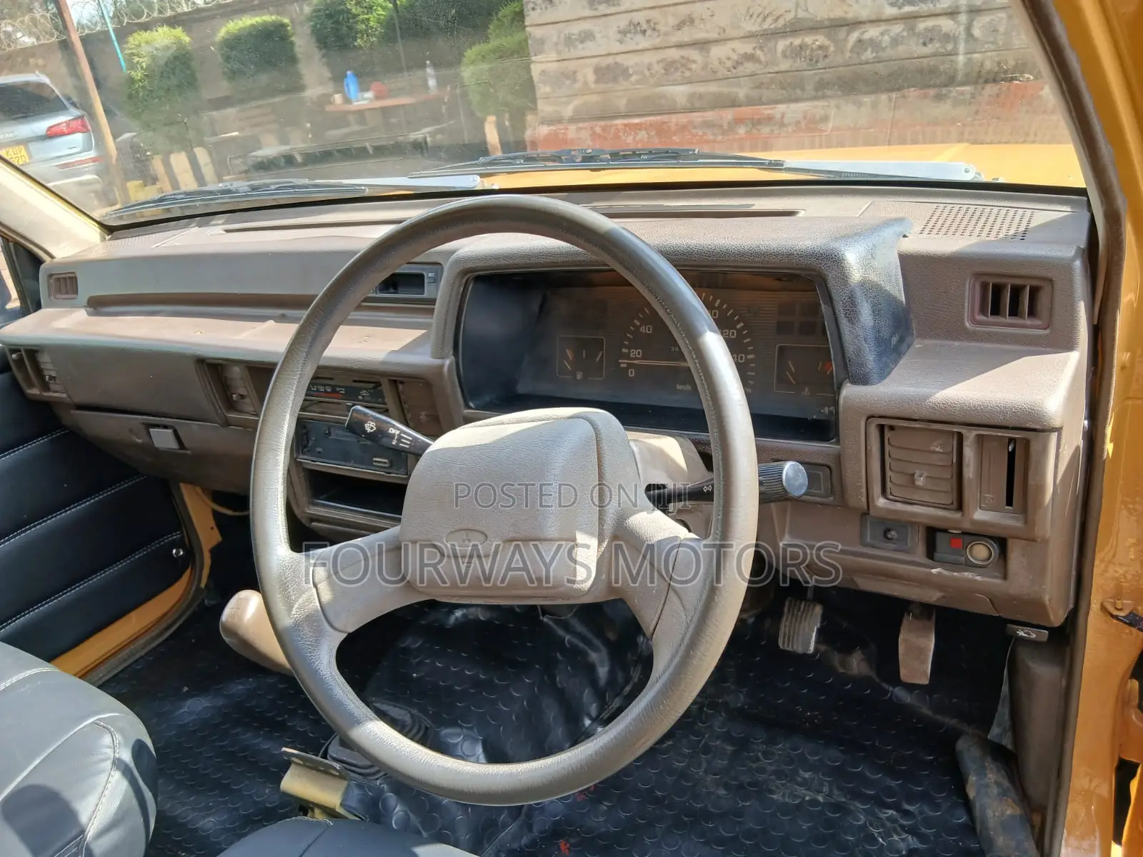 Mitsubishi L200 2006 Yellow