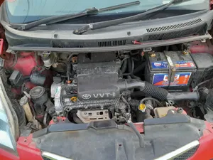Toyota Ractis 2009 Red