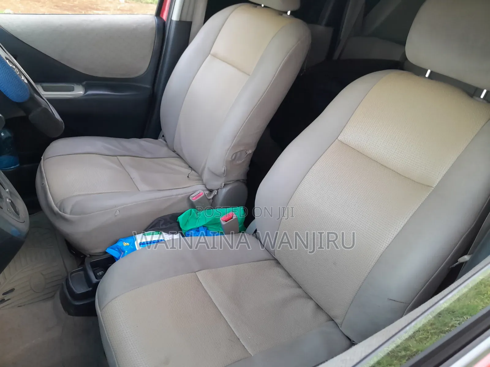 Toyota Ractis 2009 Red