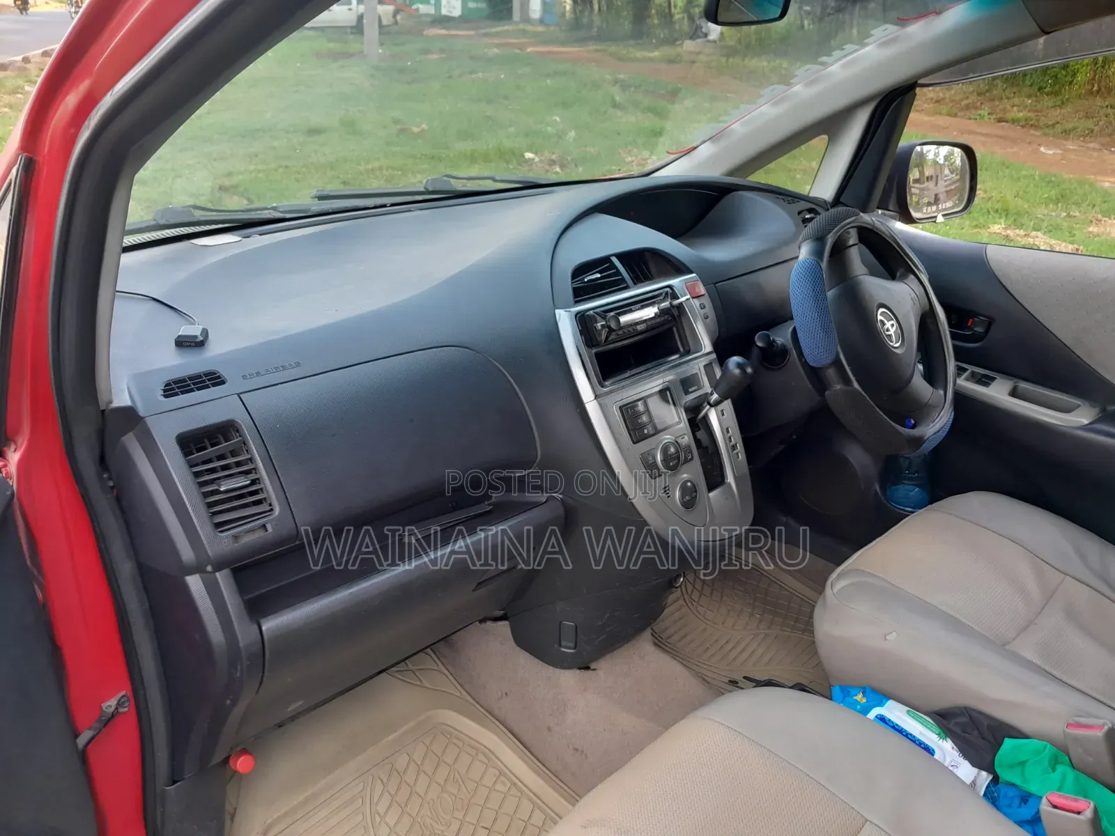 Toyota Ractis 2009 Red