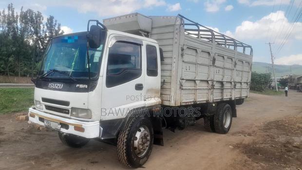 Isuzu FSR KBV - thumbnail 2