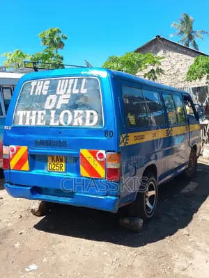 Nissan Caravan (Urvan) 2018 Blue