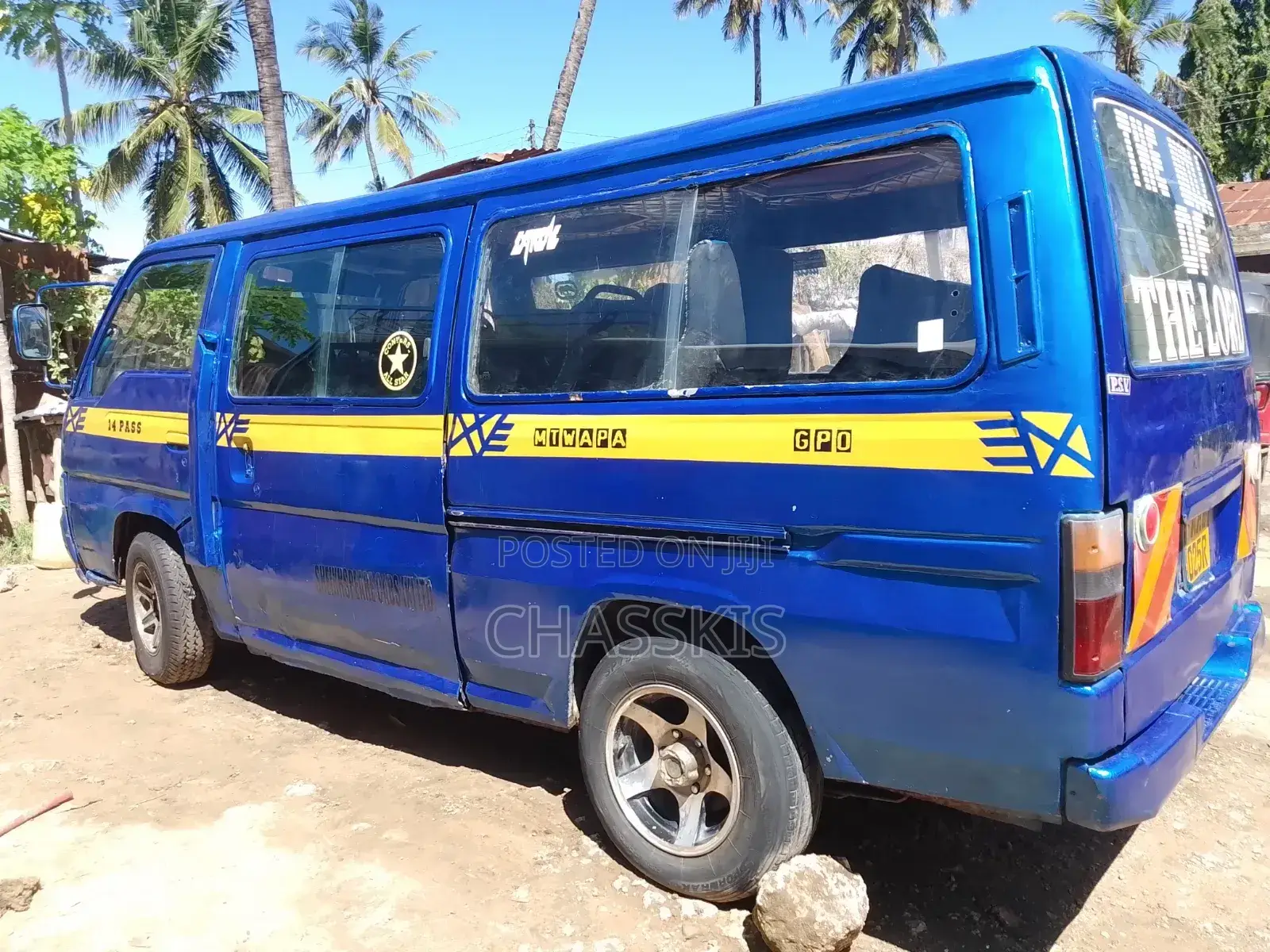 Nissan Caravan (Urvan) 2018 Blue