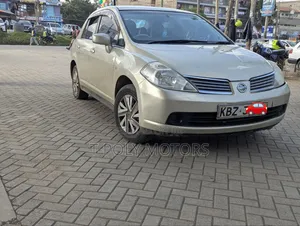 Nissan Tiida 2010 Gray