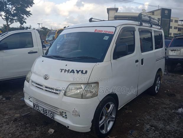 Toyota HiAce 2009 White