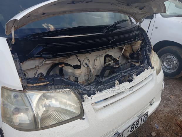 Toyota HiAce 2009 White - thumbnail 3