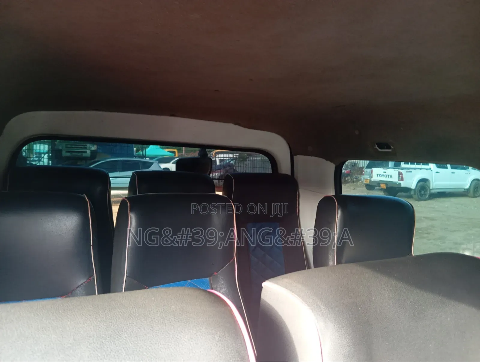 Toyota HiAce 2009 White