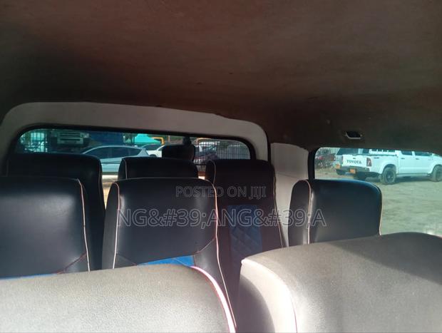 Toyota HiAce 2009 White - thumbnail 12