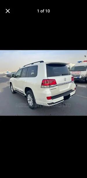 Toyota Land Cruiser 2018 White