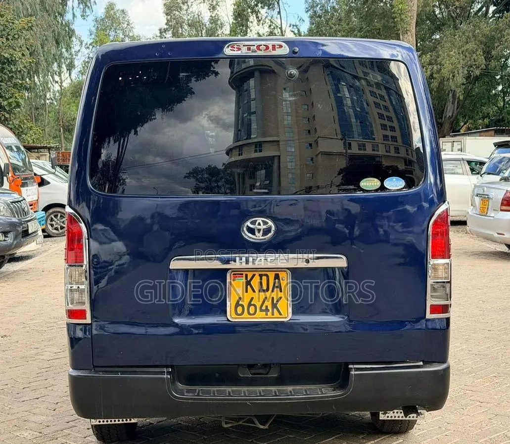 Toyota HiAce 2014 Blue