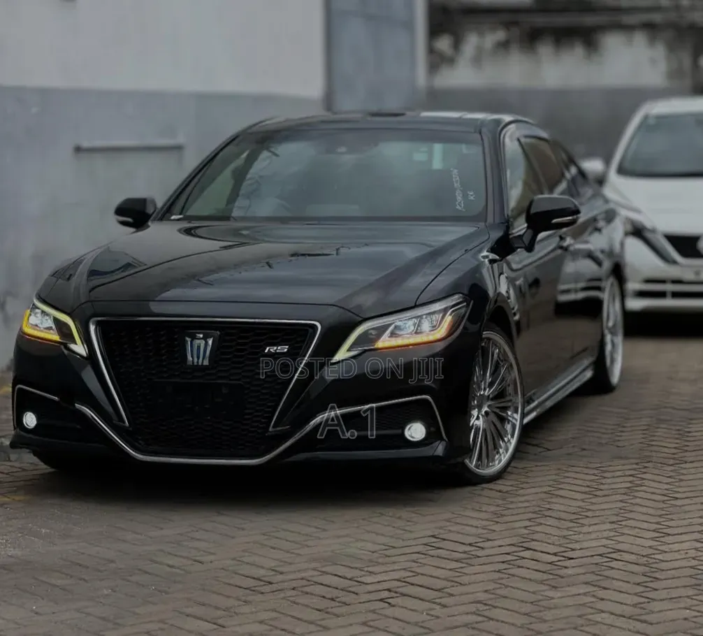Toyota Crown 2019 Black