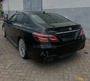 Toyota Crown 2019 Black