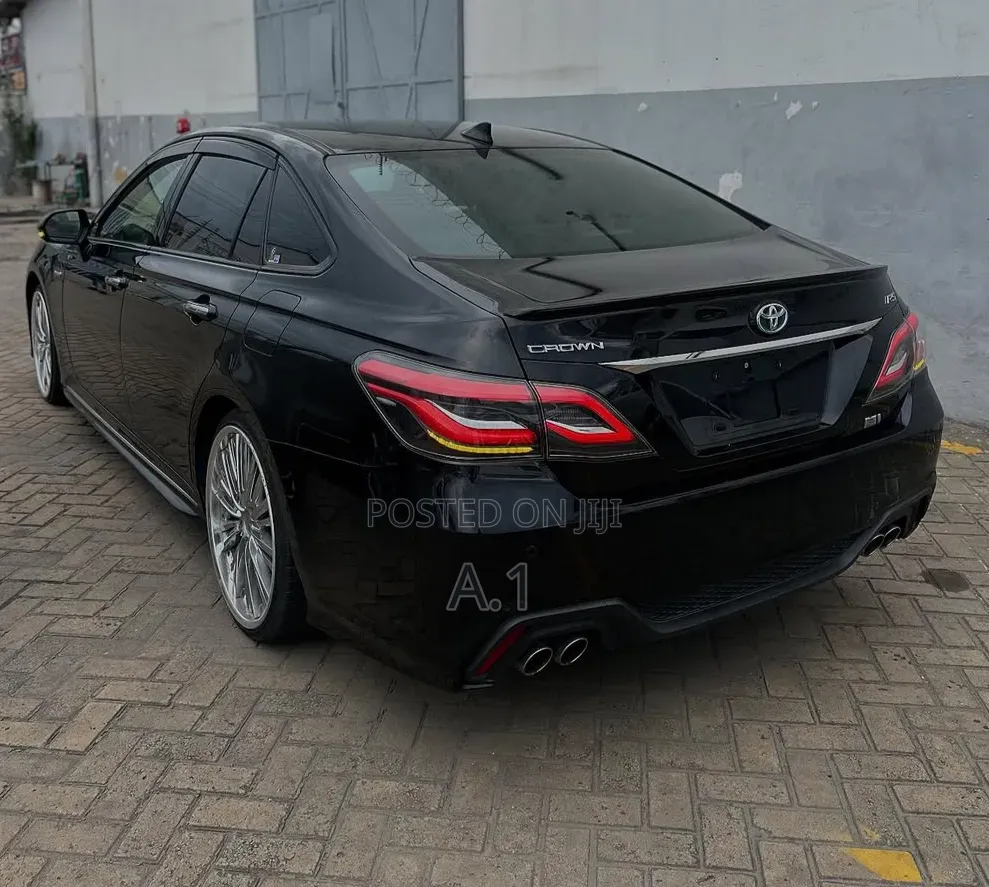 Toyota Crown 2019 Black